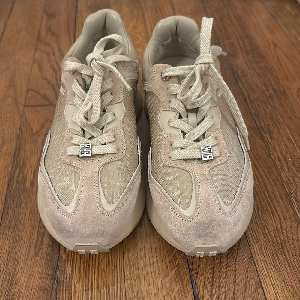 Givenchy Giv Runner Panelled Sneakers